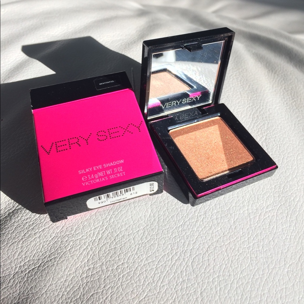 Victoria's Secret Silky Eyeshadow - Picture 12 of 16